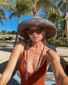 [2024.08.26] imogencaldwell_457239775_18454269091026589_1739543499012065807_n.jpg