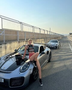 [2024.08.26] stellamaxwell_457158037_1016411603462289_1208787132180899933_n.jpg