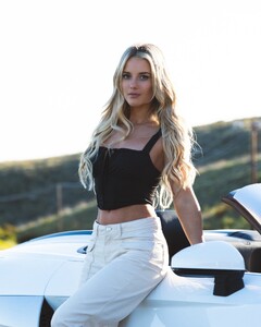 [2024.08.28] lindsaymariebrewer_457175935_951043920164835_7523595978497172909_n.jpg