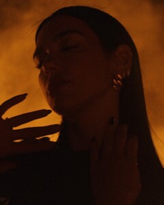 505263025_dualipa-7.jpg