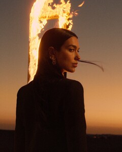 505263031_dualipa-8.jpg
