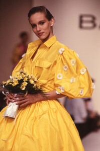 Balenciaga_SS1989_Magali_Lemoine_02.thumb.jpg.db766a860e98ab51dd7bb9a727b246c7.jpg