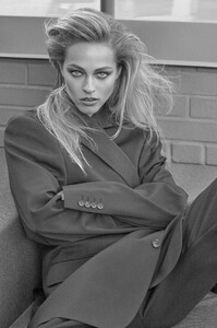 Caroline Kelley - The Lions Management [2024] Isabella Lombardini 1711484385-f91f4ad1546ece4c7eea1b172703e6a8.jpg