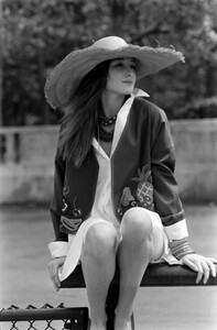 DKNY_Resort_1989_Carla_Bruni_63.jpg