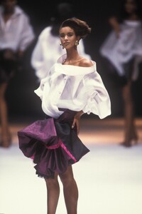 GianfrancoFerre1991WomenRTW68.thumb.jpg.2f75eb164fcf167f7f789e6d0ded3f3f.jpg
