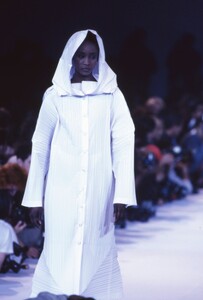 Issey_Miyake_SS1989_Sadiya.jpg