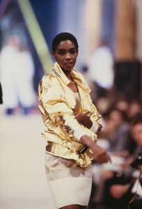 Jean-Charles_de_Castelbajac_SS1989_Roshumba_03.jpg