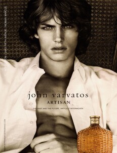 McLellan_John_Varvatos_Artisian_Fragrance_2009_01.thumb.jpeg.d1ab4fc1a83323103a2dac82814d9ae2.jpeg