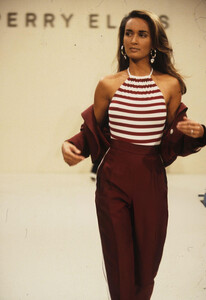 Perry-Ellis-SS-1992-6.thumb.jpg.94a37dd7ed01481b5d2a705c69e179a8.jpg