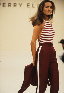 Perry-Ellis-SS-1992-7.thumb.jpg.af2b49aa12548c3b161e88380fb7f4af.jpg