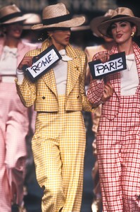 Sonia_Rykiel_SS1989_Alda_02.thumb.jpg.fc46778784a0ef617f94298966f2f897.jpg