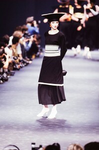 Sonia_Rykiel_SS1989_Anne_02.thumb.jpg.24b2db0b4b70fe6641ebf76dda67acc7.jpg