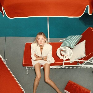 The Al Fresco Sun Lounger Cushion - Elsa Red PDP_ELSA_redAFCushion3.jpg