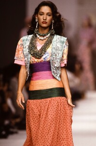 Valentino_SS1989_Marpessa_04.jpg