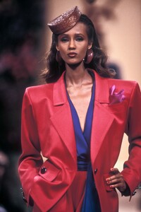 Yves Saint Laurent 1989 Haute Couture 11.jpg