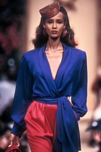 Yves Saint Laurent 1989 Haute Couture 12.jpg