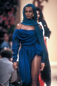 Yves Saint Laurent 1989 Haute Couture 165.jpg