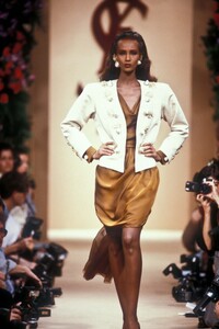 Yves Saint Laurent 1989 Haute Couture 64.jpg