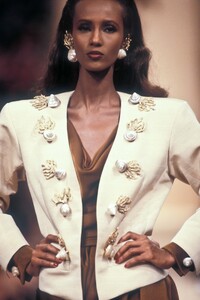 Yves Saint Laurent 1989 Haute Couture 66.jpg