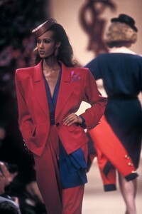 Yves Saint Laurent 1989 Haute Couture 9.jpg