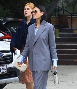 demi-moore-scout-willis-and-tallulah-willis-out-in-los-angeles-06-11-2024-8.jpg