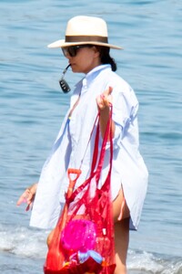 eva-longoria-wears-a-bikini-on-the-beach-in-spain-08-06-2024-0.jpg