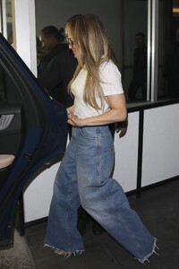 jennifer-lopez-stuns-in-designer-ensemble-summer-2024-s-must-have-looks-0.jpg