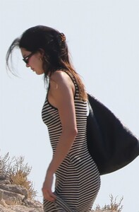 kendall-jenner-and-fai-khadra-in-ibiza-08-05-2024-5.jpg