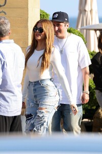 khloe-kardashian-with-tristan-thompson-at-nobu-in-malibu-06-09-2024-0.jpg