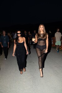 kim-kardashian-and-khloe-kardashian-at-the-teatro-del-silenzio-for-andrea-bocelli-s-30th-anniversary-concert-in-in-tuscany-07-17-2024-0.jpg