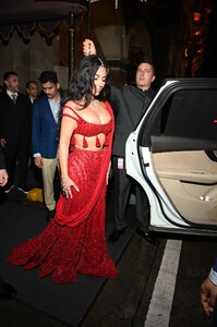 kim-kardashian-in-a-red-dress-at-anant-ambani-s-wedding-in-mumbai-more-photos-2.jpg