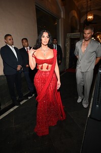 kim-kardashian-in-a-red-dress-at-anant-ambani-s-wedding-in-mumbai-more-photos-8.jpg