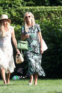 nicky-hilton-in-the-hamptons-new-york-08-06-2024-1.jpg