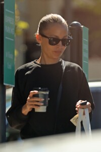 nicole-richie-in-all-black-for-a-chic-casual-look-during-her-day-out-08-22-2024-4.jpg