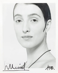 ph.Bettina Rheims-Lynn-Paris- 1990.png