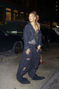 rihanna-and-a-ap-rocky-the-power-couple-s-nyc-street-style-moment-0.jpg