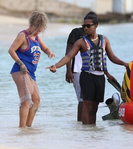 rihanna-on-the-beach-in-barbados-08-06-2024-6.jpg
