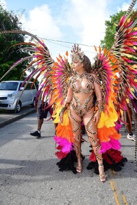 rihanna-s-carnival-comeback-a-feathered-triumph-in-body-positivity-2.jpg