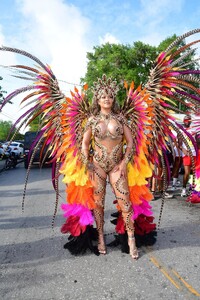 rihanna-s-carnival-comeback-a-feathered-triumph-in-body-positivity-5.jpg