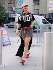 rihanna-scores-fashion-touchdown-at-yankee-stadium-6.jpg