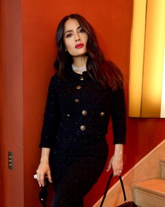 salma-hayek-03-03-2024-5.jpg