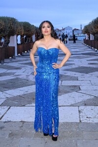 salma-hayek-and-mathilde-pinault-at-the-fondazione-cini-dinner-gala-in-venice-04-17-2024-4.jpg