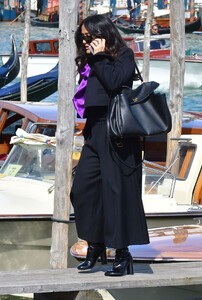 salma-hayek-and-zoe-saldana-out-in-venice-04-18-2024-5.jpg