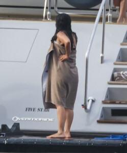 salma-hayek-in-formentera-08-13-2024-1.jpg