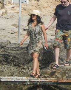 salma-hayek-in-formentera-08-13-2024-7.jpg