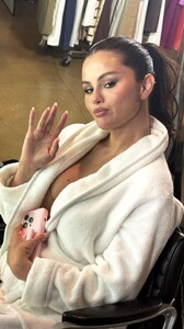 selena-gomez-07-19-2024-3.jpg