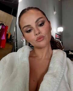 selena-gomez-07-19-2024-6.jpg