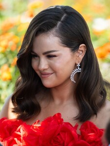selena-gomez-at-emilia-perez-photocall-at-cannes-film-festival-05-19-2024-2.jpg