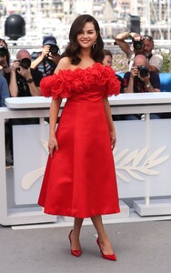 selena-gomez-at-emilia-perez-photocall-at-cannes-film-festival-05-19-2024-7.jpg