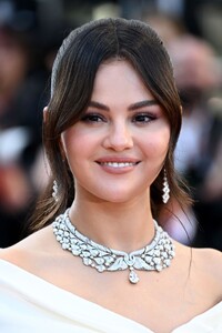 selena-gomez-at-emilia-perez-red-carpet-at-cannes-film-festival-05-18-2024-1.jpg